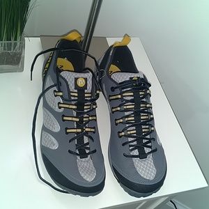 NEW men's Merrell True Glove Castle Rock running s